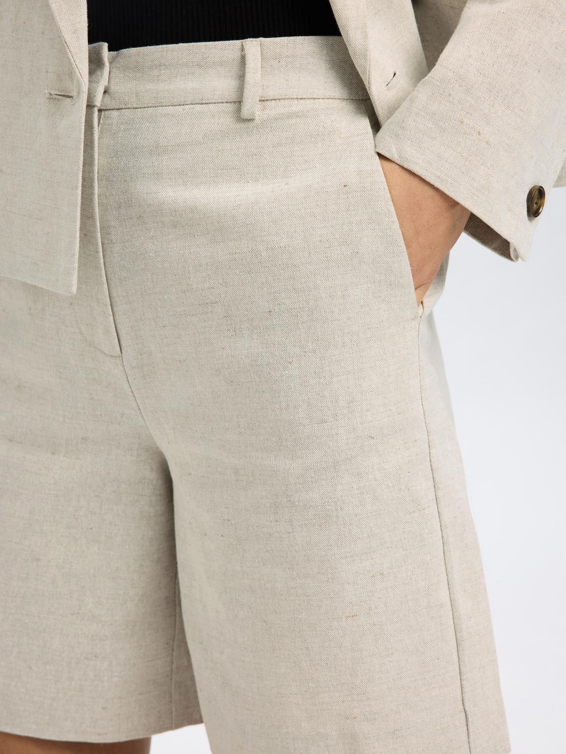 Venja Shorts - Beige/ Nomad