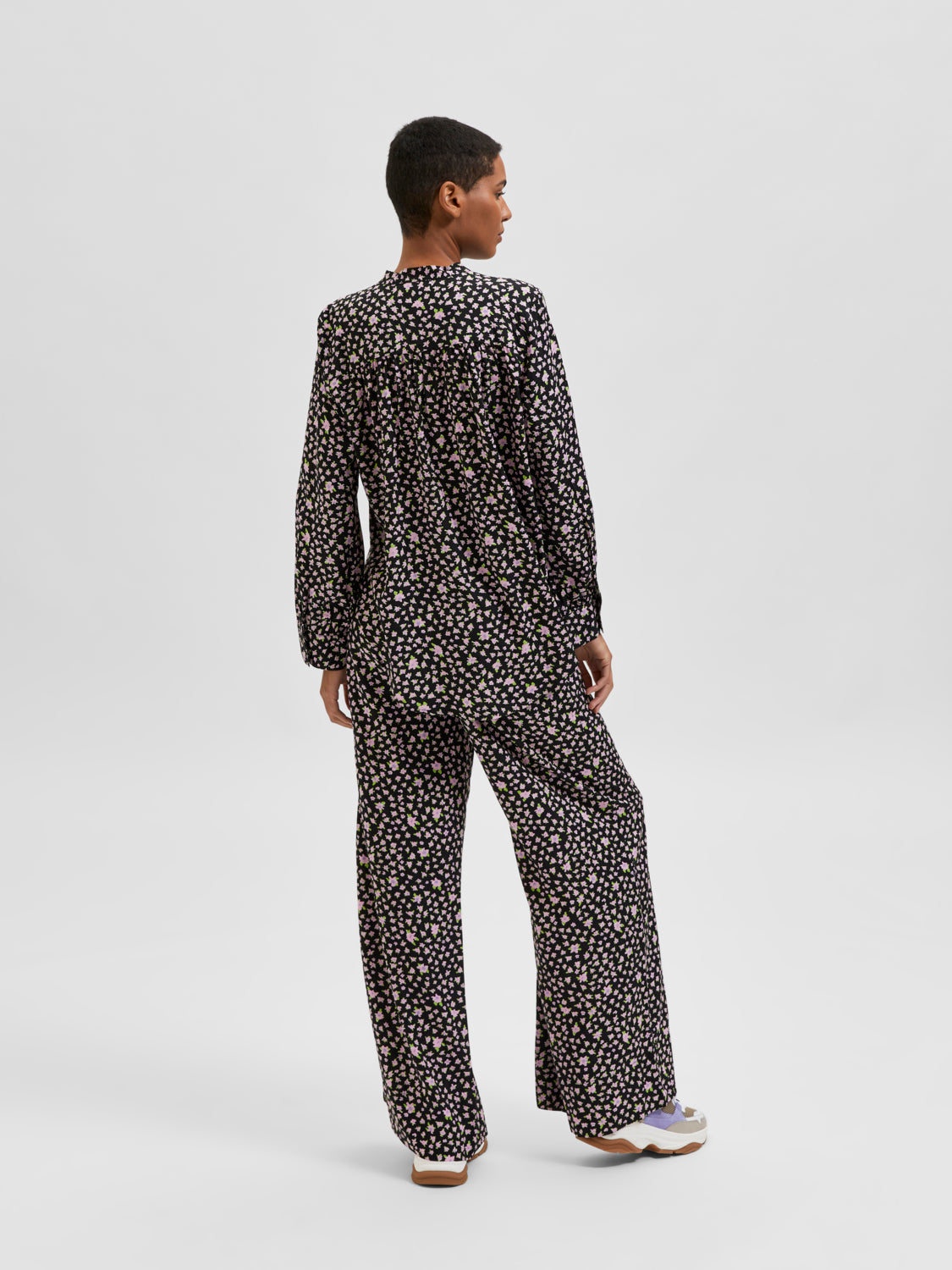 SELECTED FEMME - JUDITA TOPP - SORT