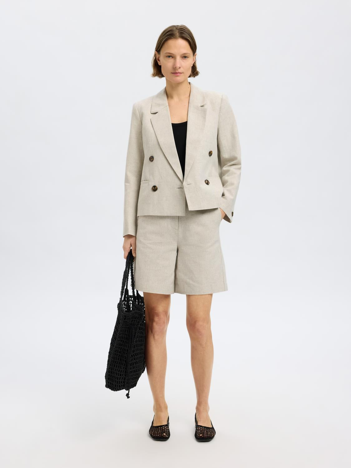 Venja Shorts - Beige/ Nomad