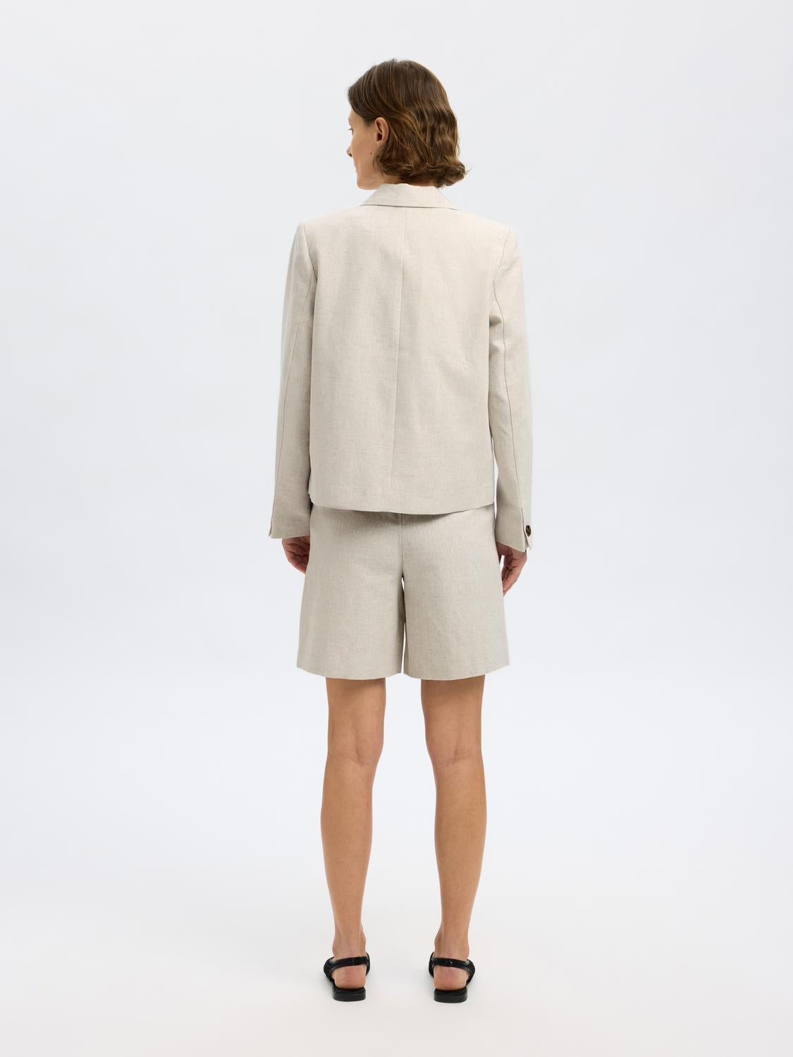 Venja Shorts - Beige/ Nomad