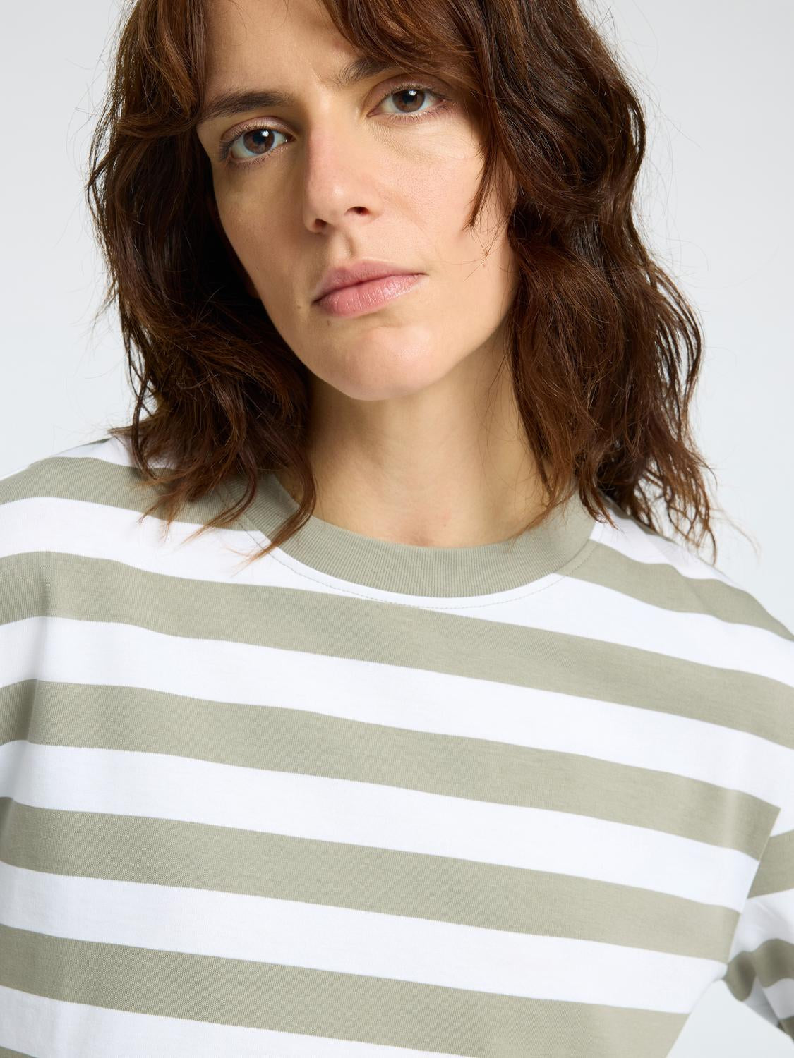 Essential Stripete Boxy T-Shirt - Grønn/ Vetiver