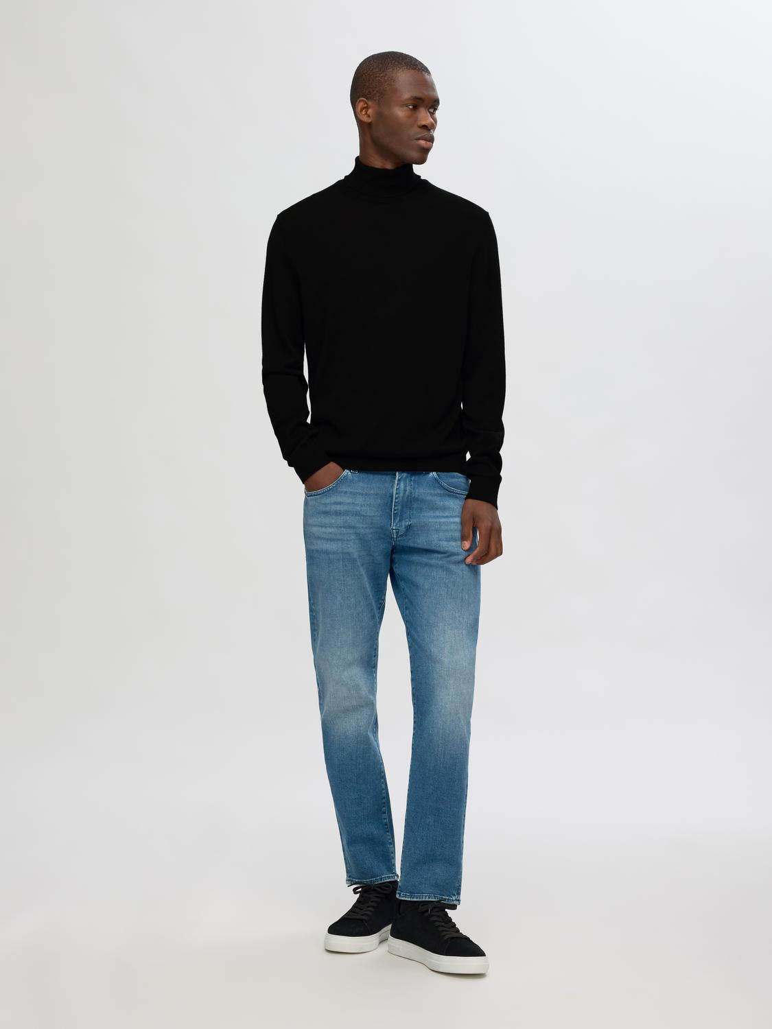 Tray Roll Neck Merino Genser - Black