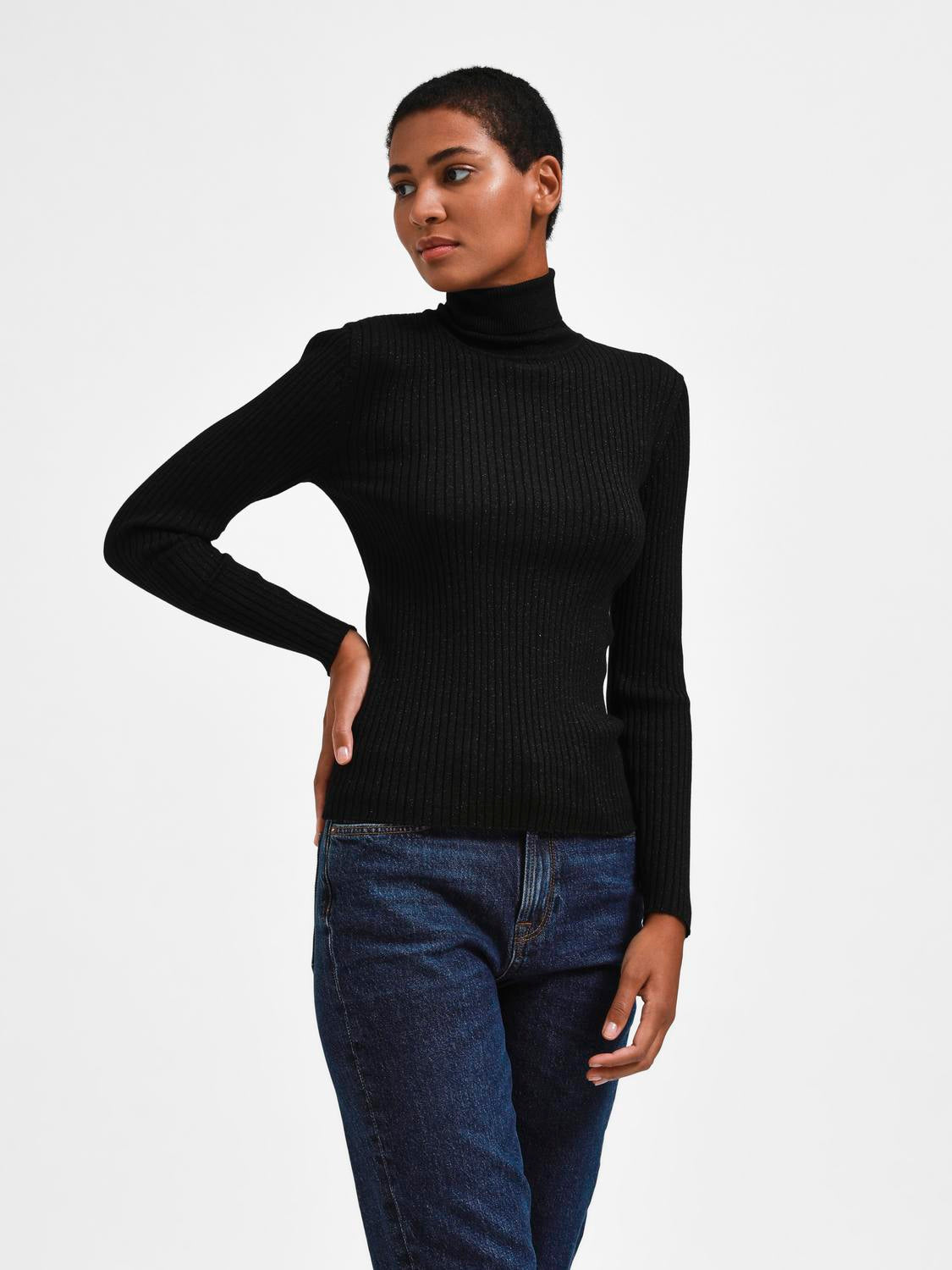 Lydia Genser Høy Hals - Black