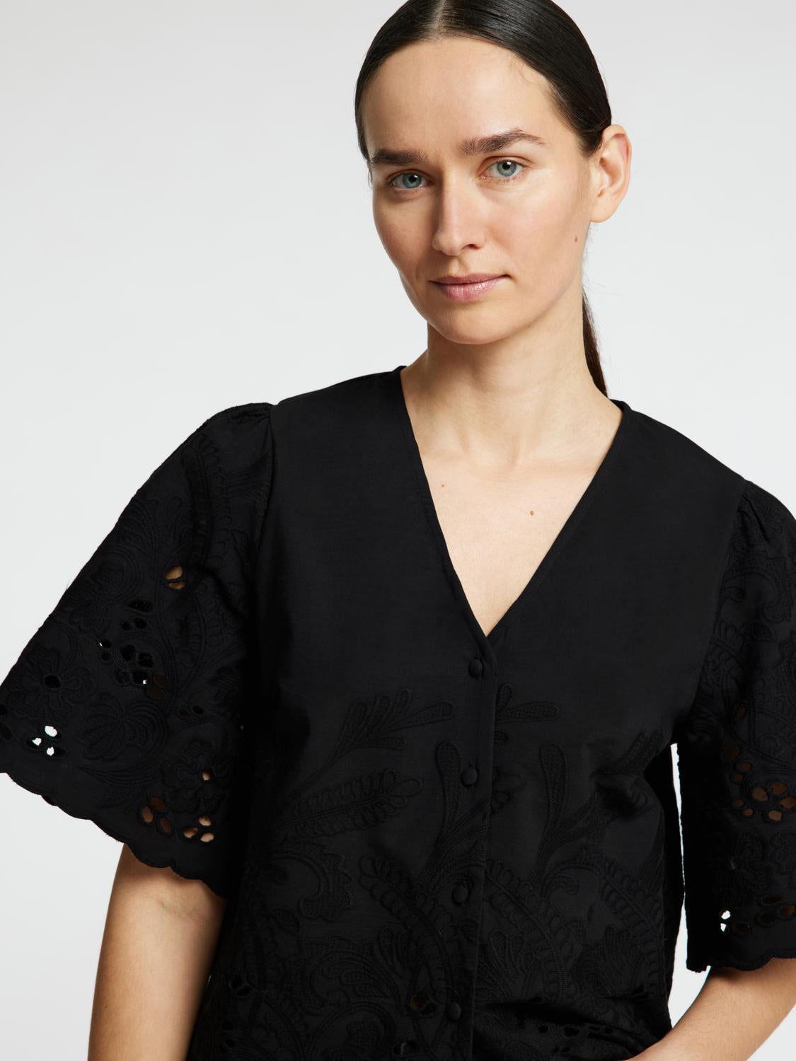 Dahlia SS Skjorte - Sort/ Black