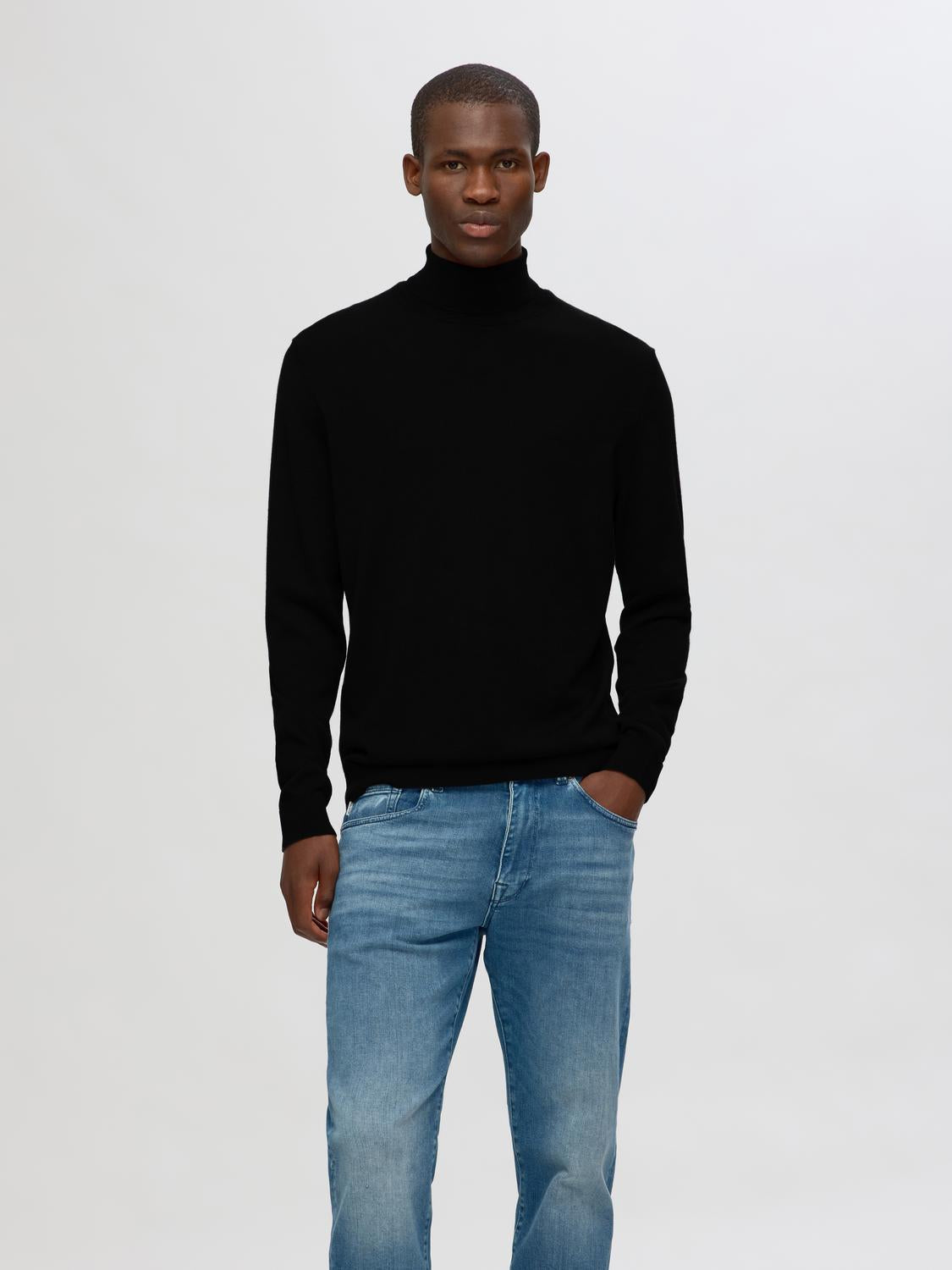 Tray Roll Neck Merino Genser - Black