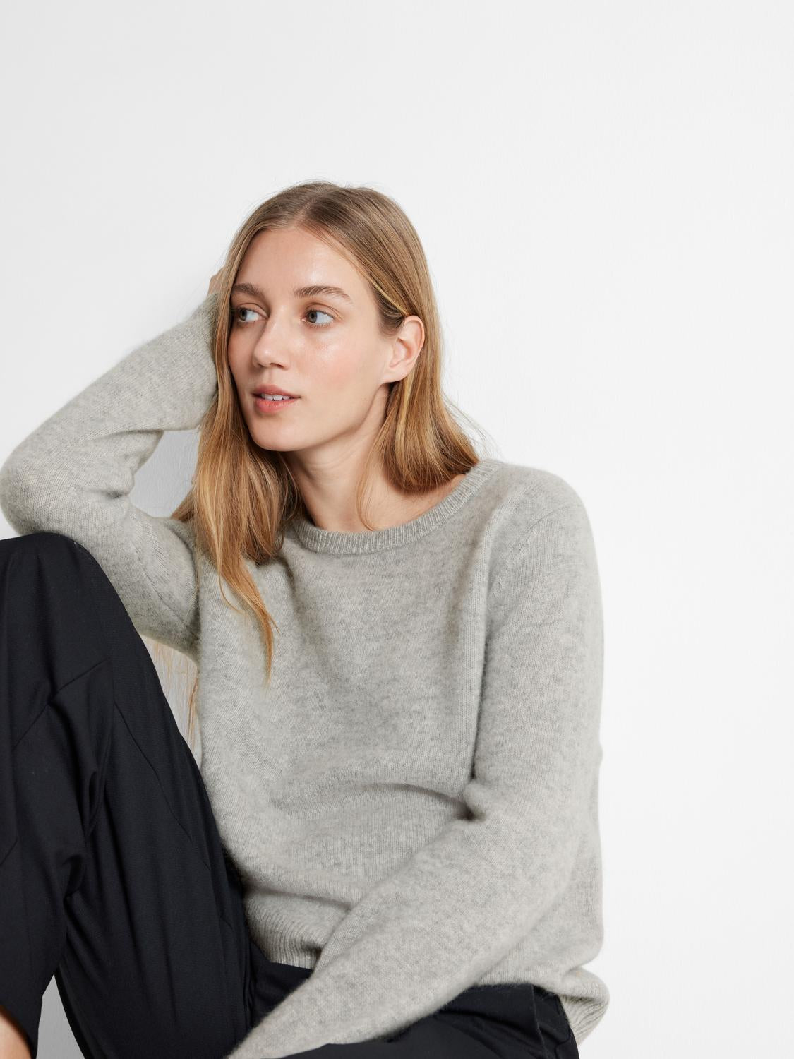 Manila Strikket Cashmere O-Neck Genser - Grå/ Light Grey Melange