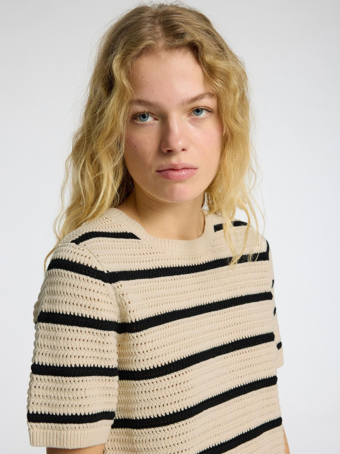 Vinna Strikket O-Neck - Beige/ Birch
